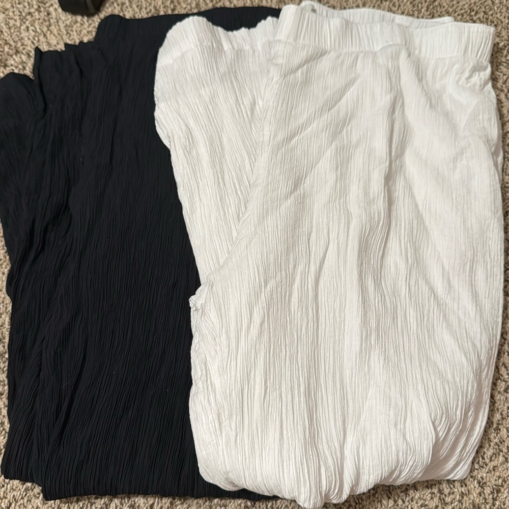 Women’s Crinkle Wide-Leg Pants - Black & White
